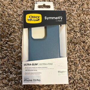 iPhone 15 Pro Otterbox and glass screen protector
